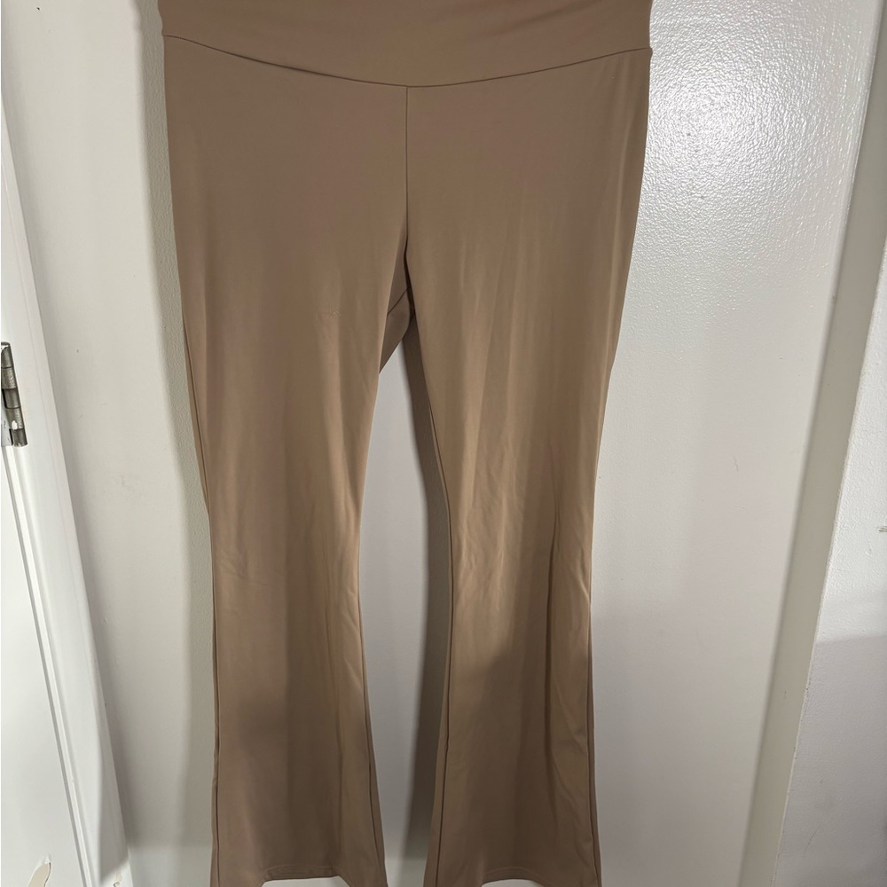 Elegant Tan Women's yoga pants